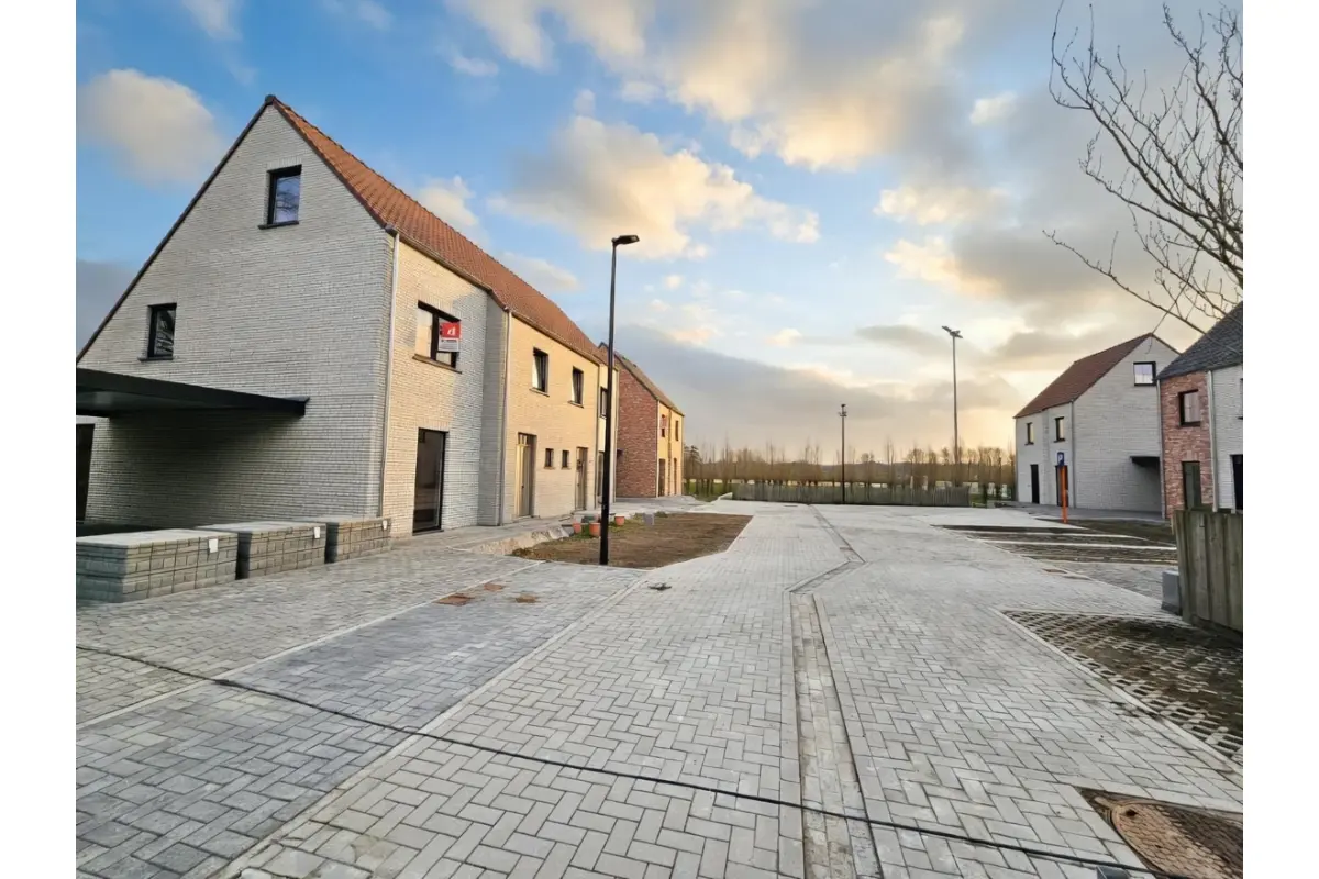 Huis te  koop in Oostkamp 8020 404000.00€ 4 slaapkamers 169.00m² - Zoekertje 152638