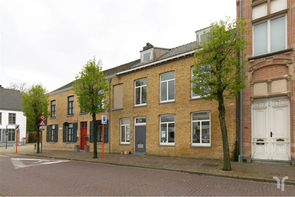 Handelszaak te  koop in Koekelare 8680 349000.00€ 3 slaapkamers m² - Zoekertje 560791