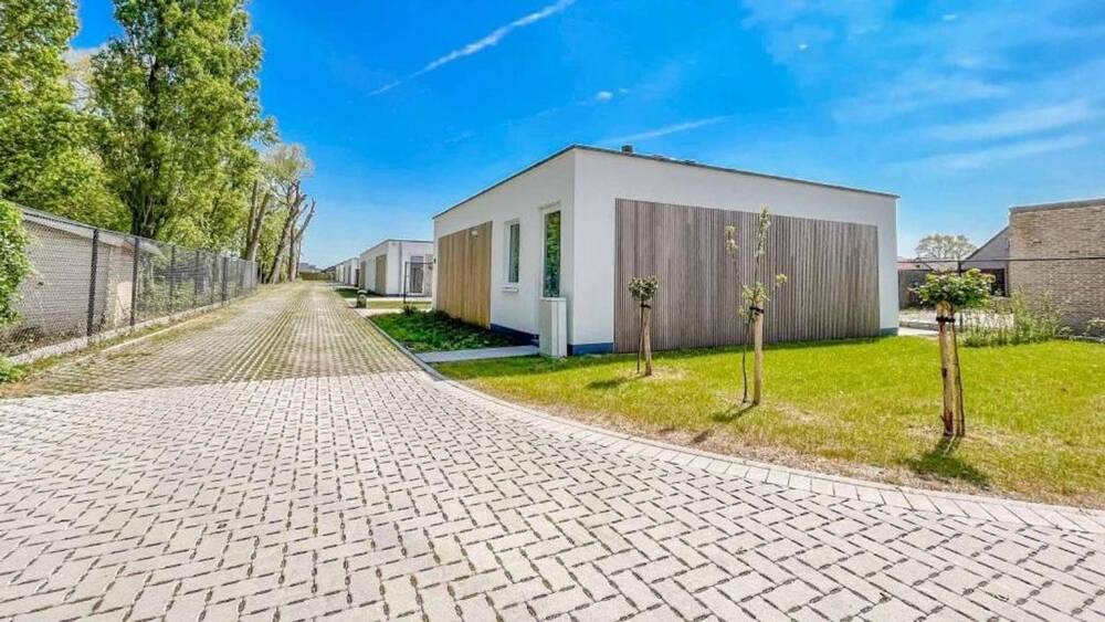Huis te koop in Lombardsijde 8434 290000.00€ 2 slaapkamers 80.00m² - Zoekertje 176807