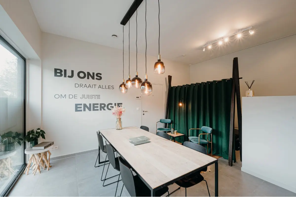 Handelszaak te  huur in Oostkamp 8020 850.00€  slaapkamers 40.00m² - Zoekertje 186112