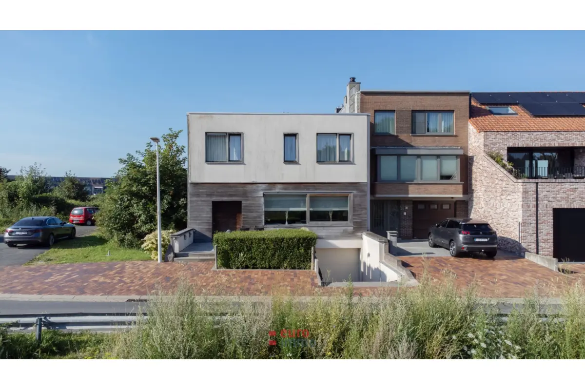 Huis te  koop in Nieuwpoort 8620 649000.00€ 4 slaapkamers 318.00m² - Zoekertje 187958