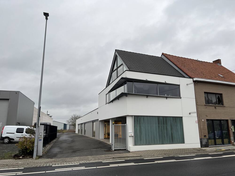 Handelszaak te koop in Wevelgem 8560 990000.00€ 0 slaapkamers m² - Zoekertje 195842