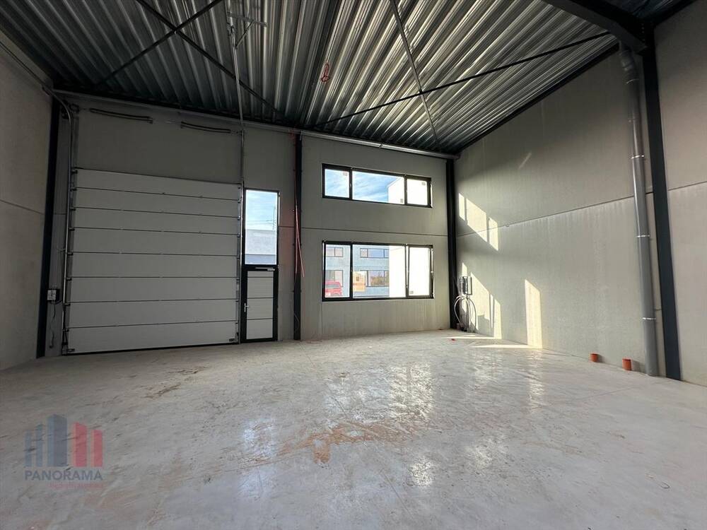 Handelszaak te  koop in Vichte 8570 542179.00€  slaapkamers 357.00m² - Zoekertje 219026