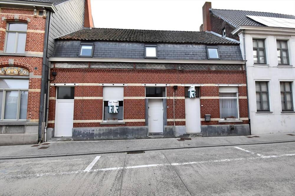 Huis te koop in Ruiselede 8755 249000.00€ 5 slaapkamers m² - Zoekertje 221271
