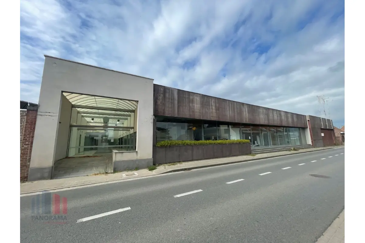 Handelszaak te  huur in Staden 8840 6700.00€  slaapkamers 5592.00m² - Zoekertje 242880