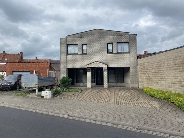 Appartement te  koop in Moorsele 8560 249000.00€ 2 slaapkamers 174.00m² - Zoekertje 248057