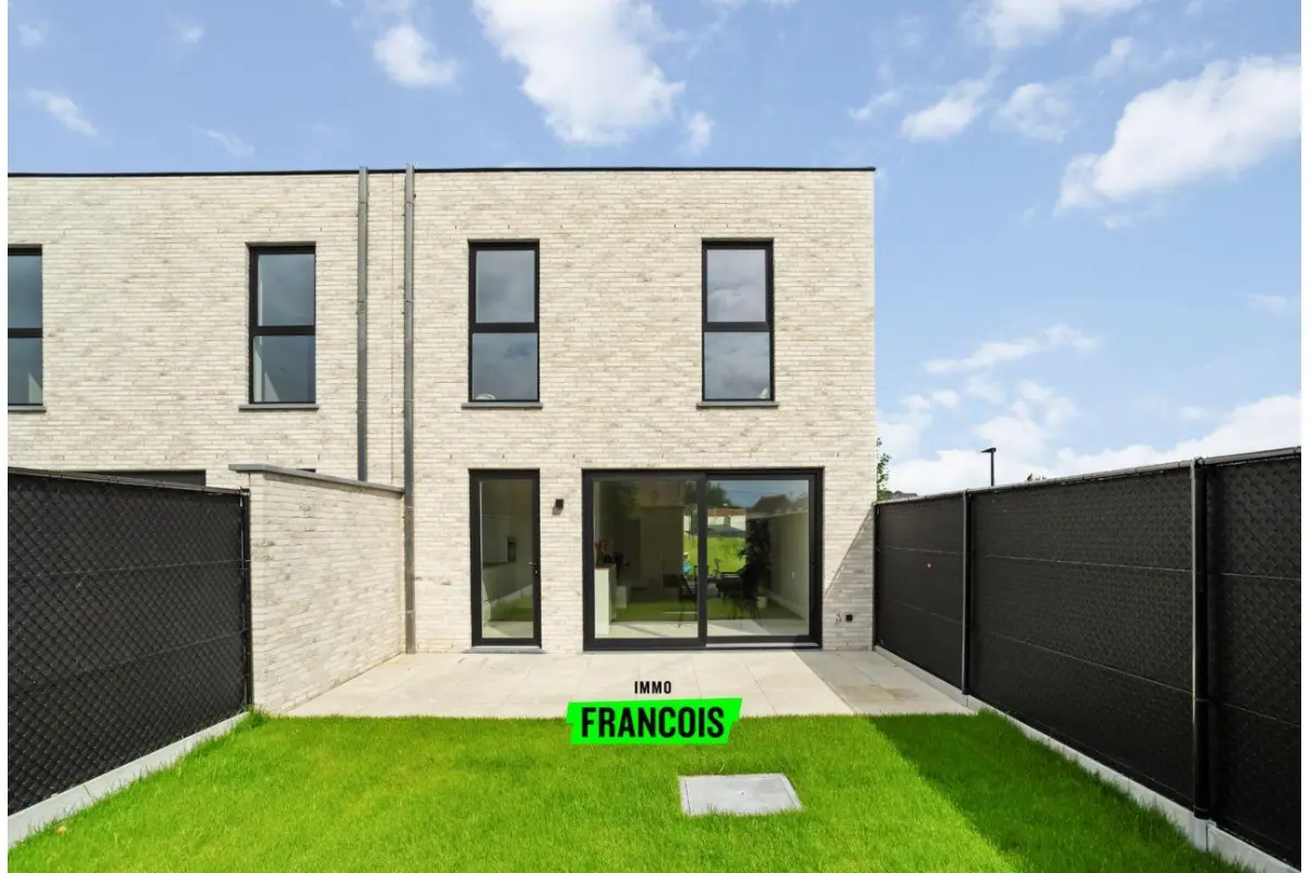 Huis te  koop in Beveren 8791 325000.00€ 3 slaapkamers 126.00m² - Zoekertje 247281