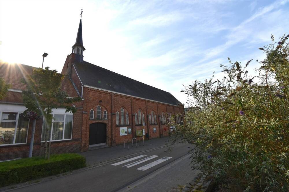 Huis te koop in Ruiselede 8755 210000.00€ slaapkamers 340.00m² - Zoekertje 294485