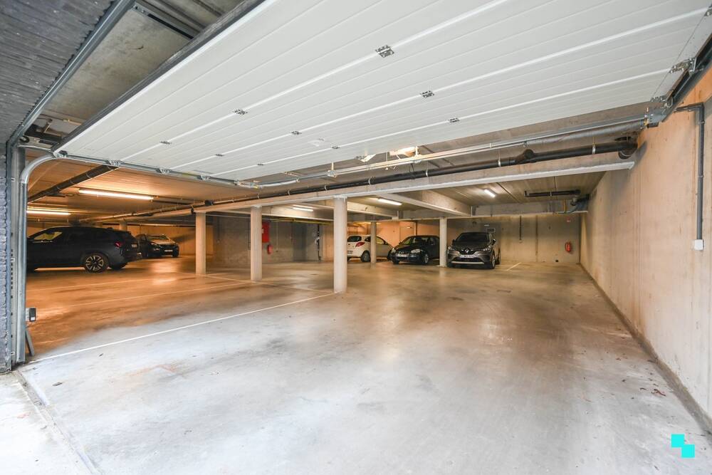 Parking & garage te koop in Oostrozebeke 8780 12000.00€ slaapkamers m² - Zoekertje 296899