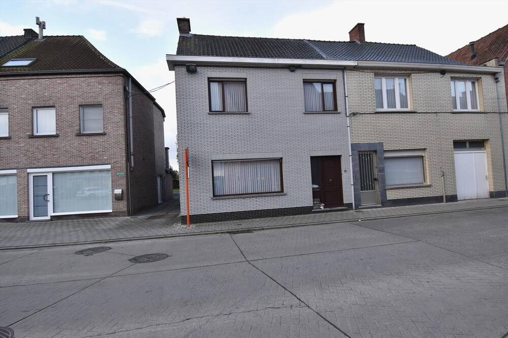 Huis te koop in Ruiselede 8755 285000.00€ 3 slaapkamers 208.00m² - Zoekertje 297083