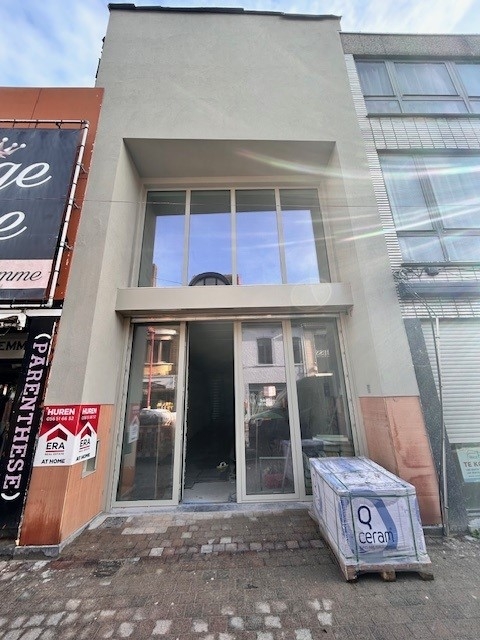 Handelszaak te huur in Menen 8930 1695.00€ 0 slaapkamers 283.00m² - Zoekertje 299856