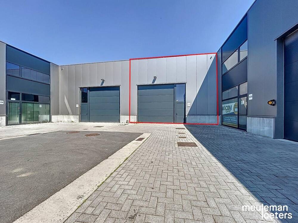 Handelszaak te  huur in Oostkamp 8020 1200.00€  slaapkamers m² - Zoekertje 301871