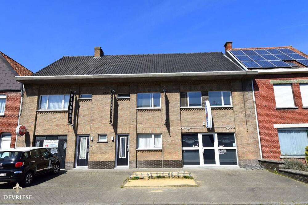 Huis te koop in Gullegem 8560 575000.00€ 2 slaapkamers 759.00m² - Zoekertje 305482