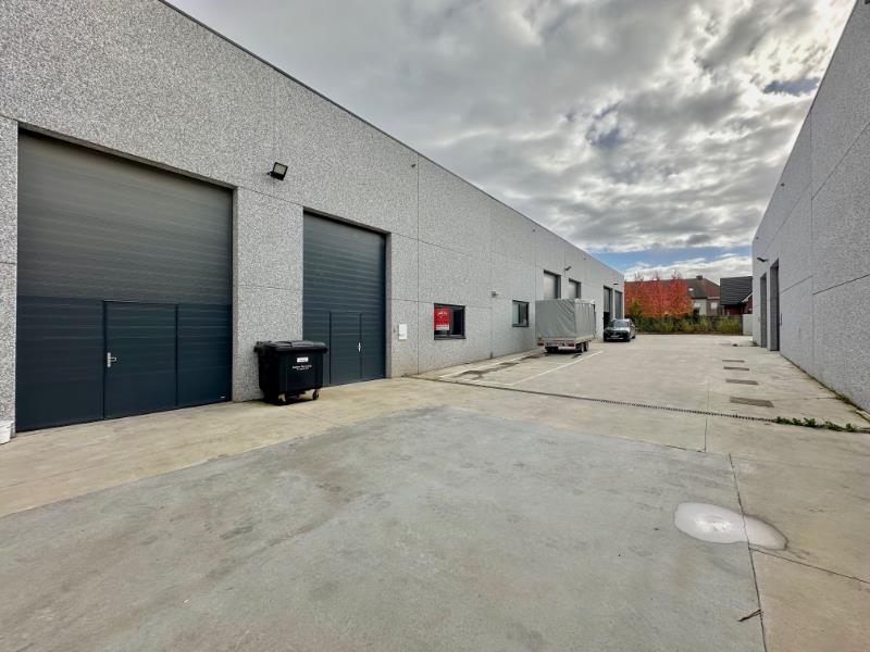Handelszaak te koop in Sint-Eloois-Vijve 8793 315000.00€ 1 slaapkamers m² - Zoekertje 310472