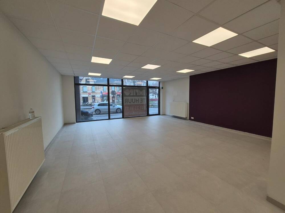 Handelszaak te  huur in Roeselare 8800 1625.00€  slaapkamers 148.00m² - Zoekertje 313485