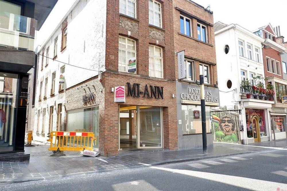 Handelszaak te huur in Kortrijk 8500 950.00€ slaapkamers 166.00m² - Zoekertje 461362