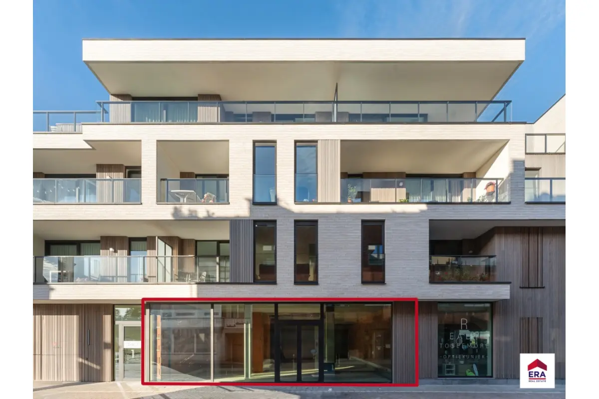 Handelszaak te  huur in Tielt 8700 1500.00€ 0 slaapkamers 300.00m² - Zoekertje 315134