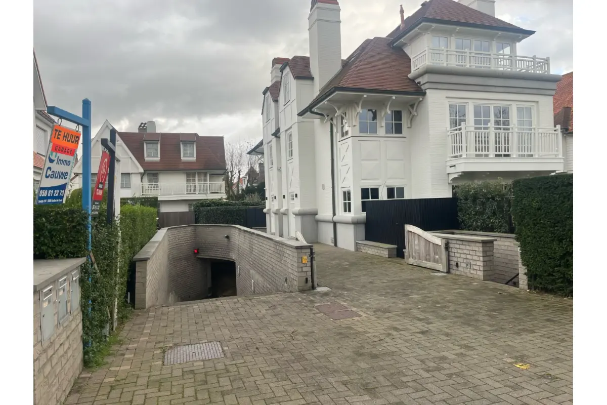 Parking & garage te  huur in Knokke 8300 275.00€  slaapkamers m² - Zoekertje 316226