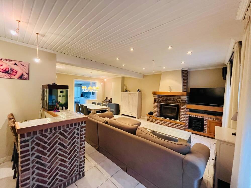 Huis te  koop in Oostnieuwkerke 8840 239000.00€ 3 slaapkamers 264.00m² - Zoekertje 324997