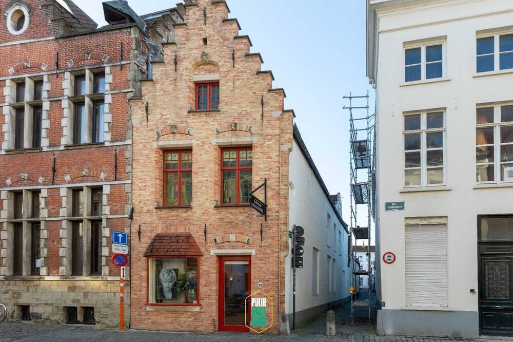 Handelszaak te koop in Brugge 8000 490000.00€ slaapkamers m² - Zoekertje 329389