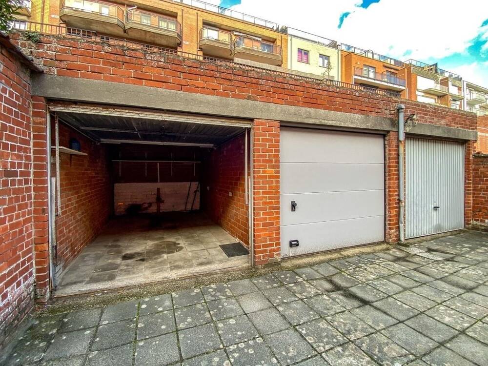 Parking & garage te  huur in Koksijde 8670 90.00€  slaapkamers m² - Zoekertje 331426