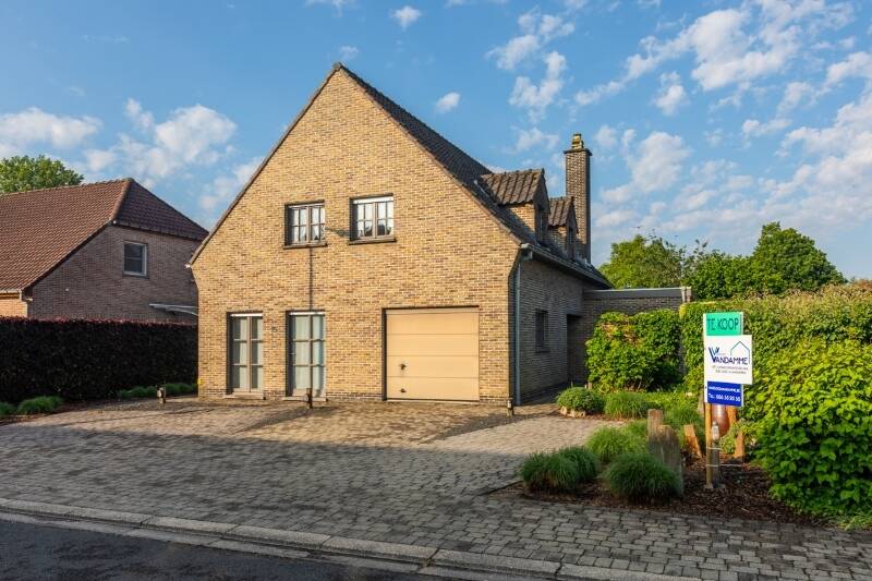 Huis te koop in Bissegem 8501 399500.00€ 4 slaapkamers m² - Zoekertje 341976