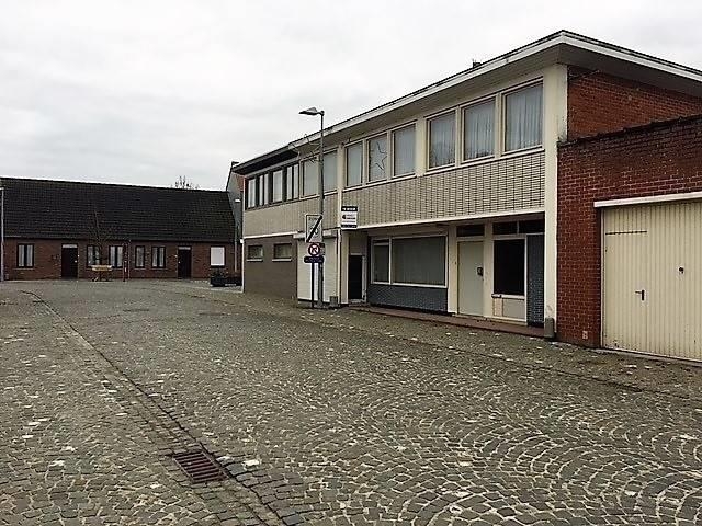 Huis te  koop in Stavele 8691 135000.00€ 5 slaapkamers 274.00m² - Zoekertje 344621