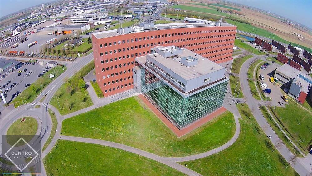 Handelszaak te  huur in Ieper 8900 0.00€  slaapkamers 225.00m² - Zoekertje 350868