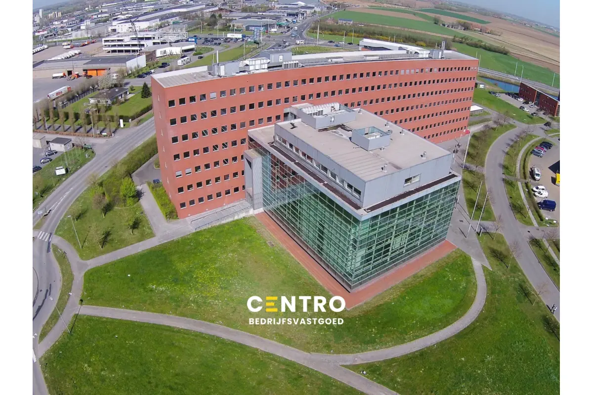 Handelszaak te  huur in Ieper 8900 0.00€  slaapkamers 225.00m² - Zoekertje 350868