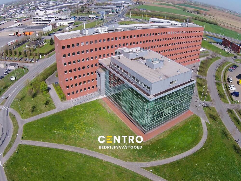 Handelszaak te  huur in Ieper 8900 0.00€  slaapkamers 225.00m² - Zoekertje 350868