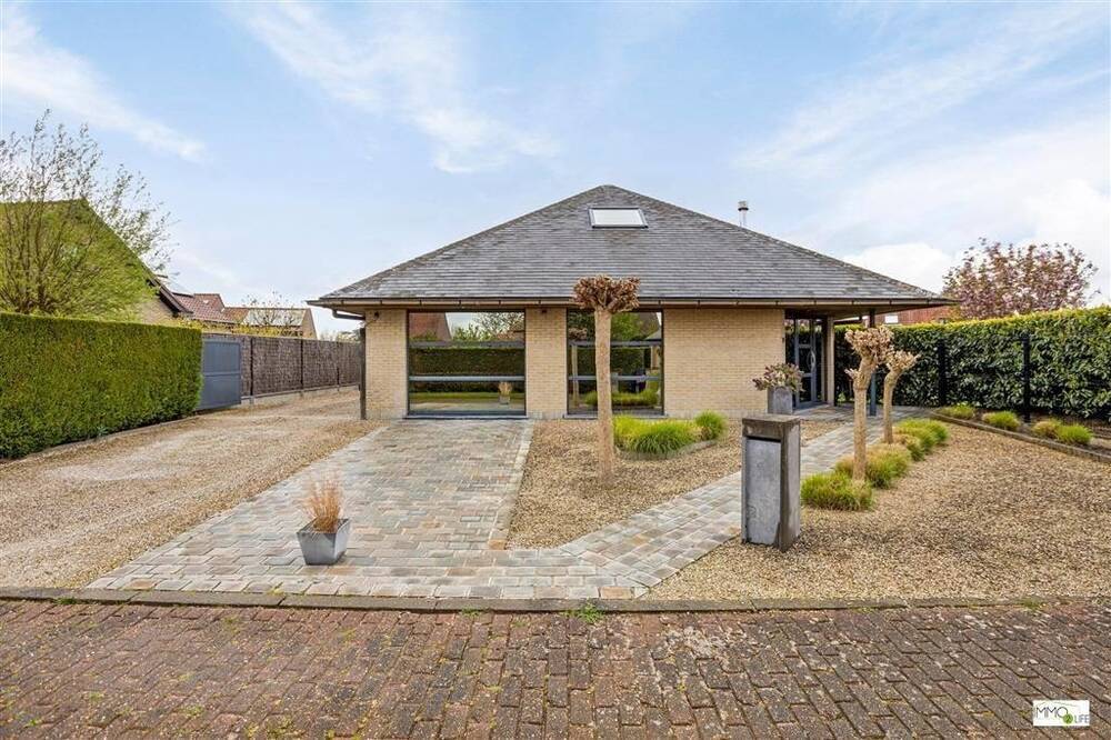 Huis te koop in Bredene 8450 95000.00€ 4 slaapkamers 300.00m² - Zoekertje 354615