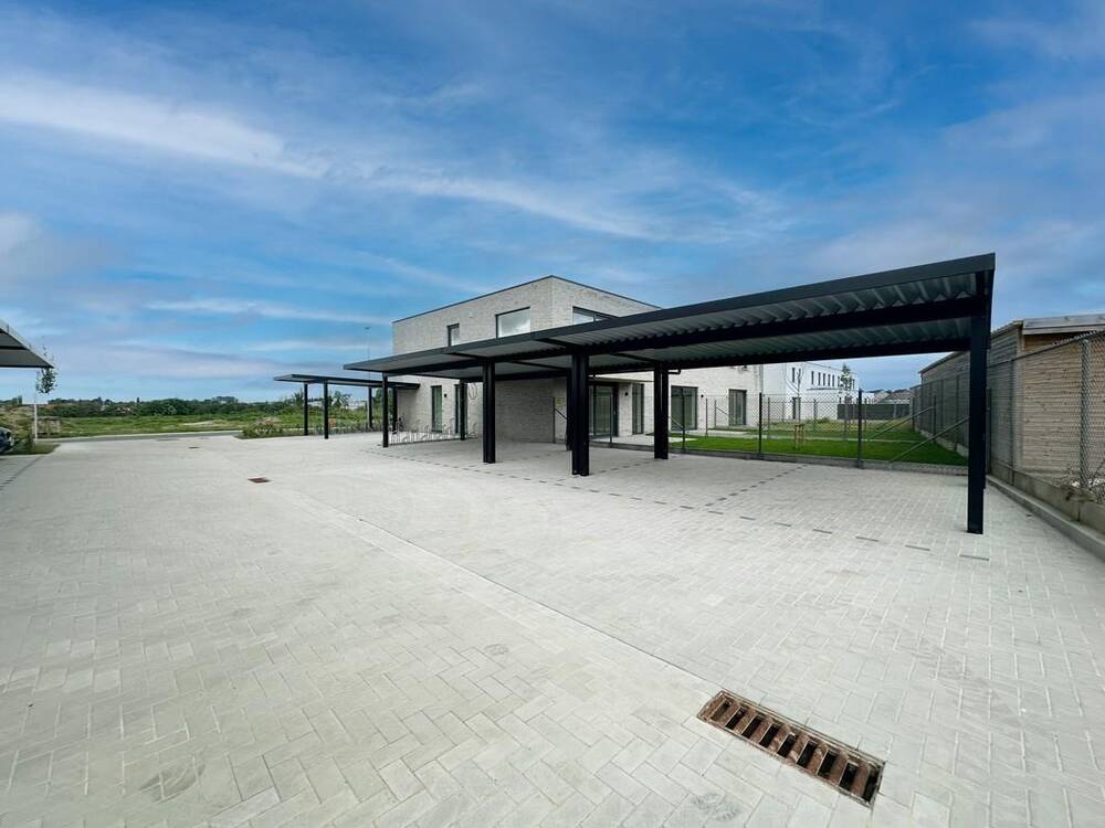 Parking & garage te koop in Roeselare 8800 15000.00€ slaapkamers m² - Zoekertje 354778