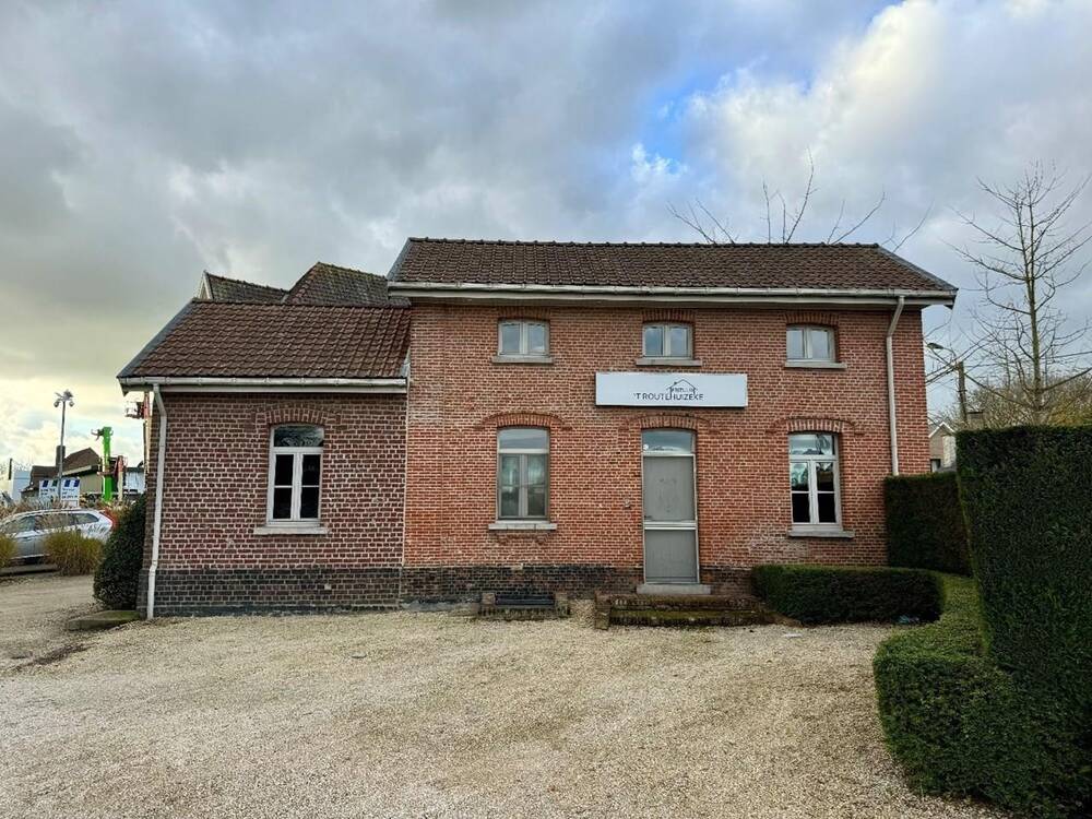 Huis te  koop in Sint-Eloois-Vijve 8793 280000.00€  slaapkamers m² - Zoekertje 356354