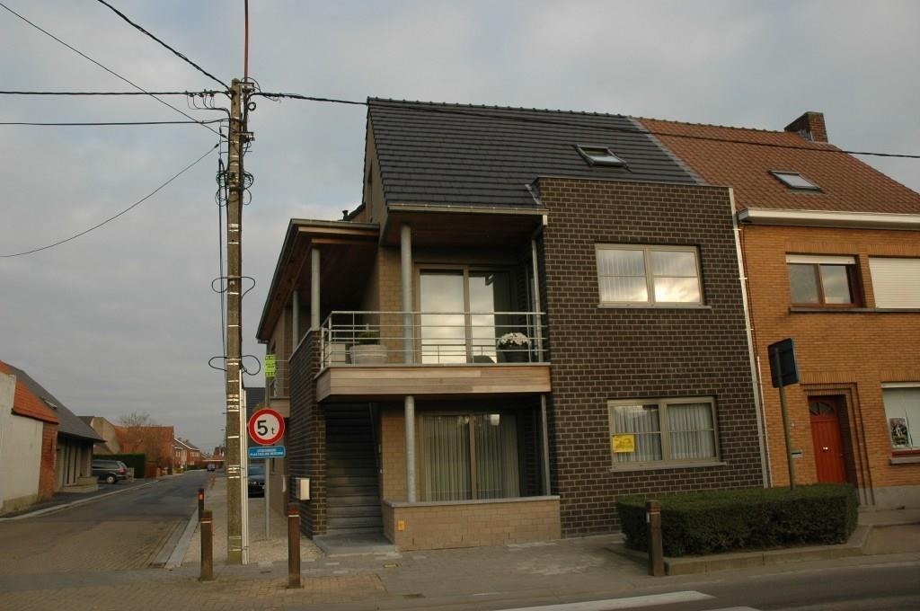 Appartement te  huur in Staden 8840 720.00€ 3 slaapkamers m² - Zoekertje 356010