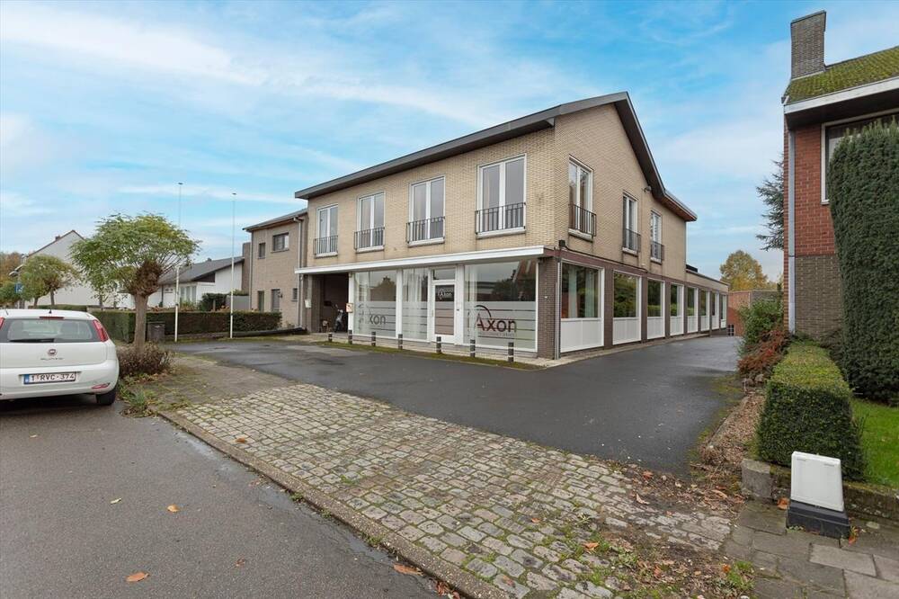 Handelszaak te  koop in Tielt 8700 575000.00€ 2 slaapkamers 575.00m² - Zoekertje 357473