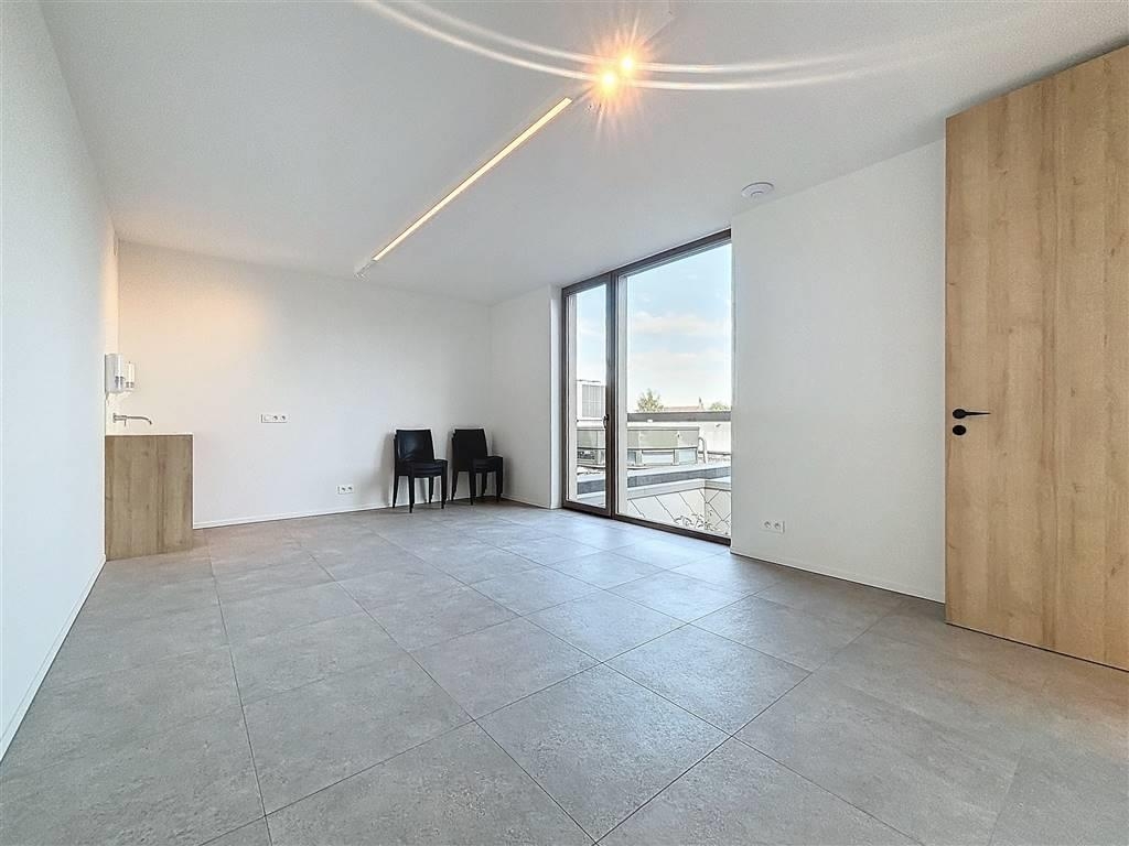 Handelszaak te  huur in Vleteren 8640 500.00€  slaapkamers m² - Zoekertje 363484