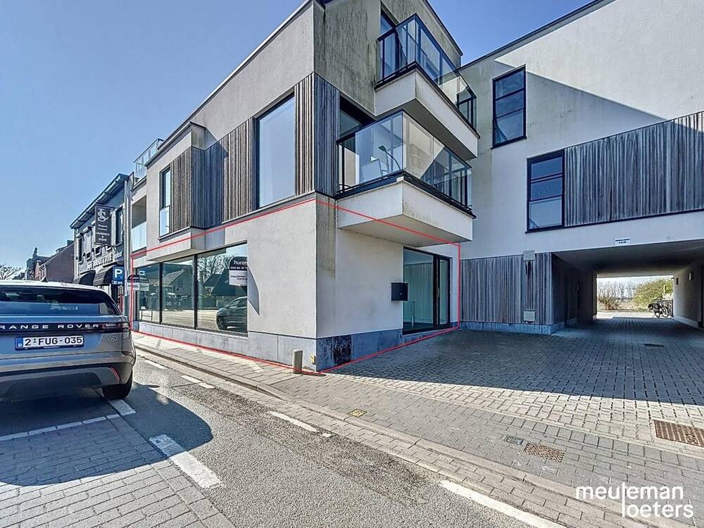 Handelszaak te  huur in Oostkamp 8020 950.00€  slaapkamers m² - Zoekertje 369586