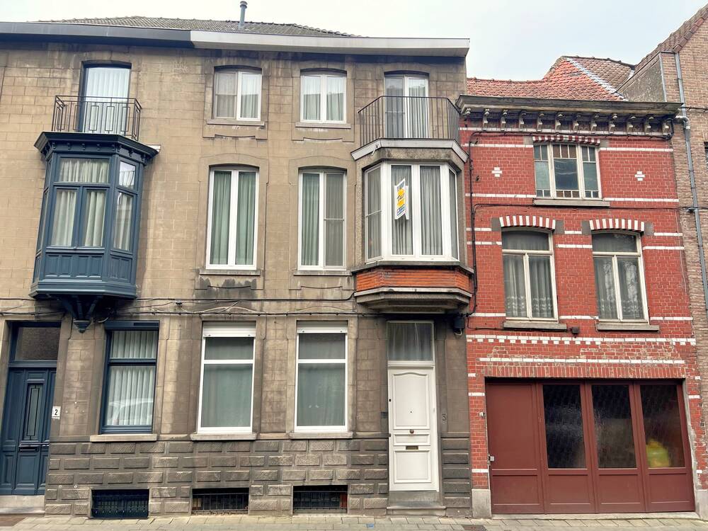 Herenhuis te  koop in Menen 8930 229000.00€ 6 slaapkamers 180.00m² - Zoekertje 368294