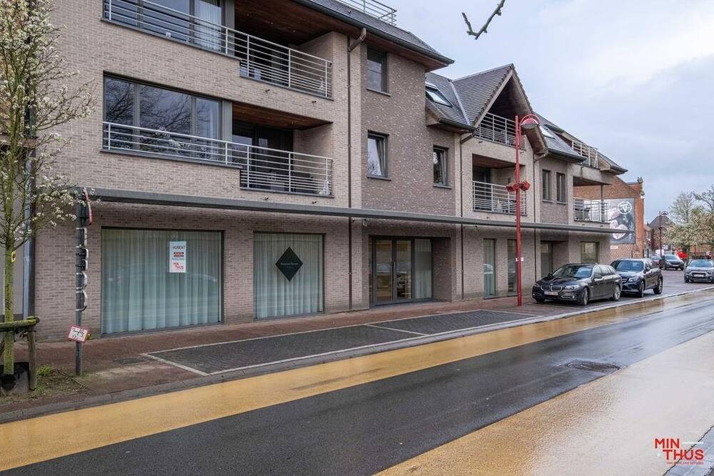 Handelszaak te  huur in Zonnebeke 8980 1750.00€  slaapkamers m² - Zoekertje 370940