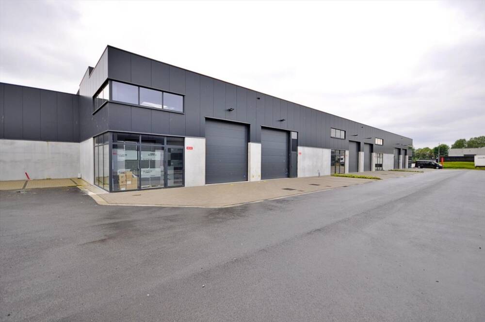 Handelszaak te koop in Zwevegem 8550 288850.00€ slaapkamers 220.00m² - Zoekertje 371437