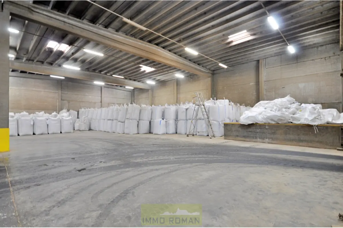 Handelszaak te  huur in Avelgem 8580 1700.00€  slaapkamers 613.00m² - Zoekertje 374090