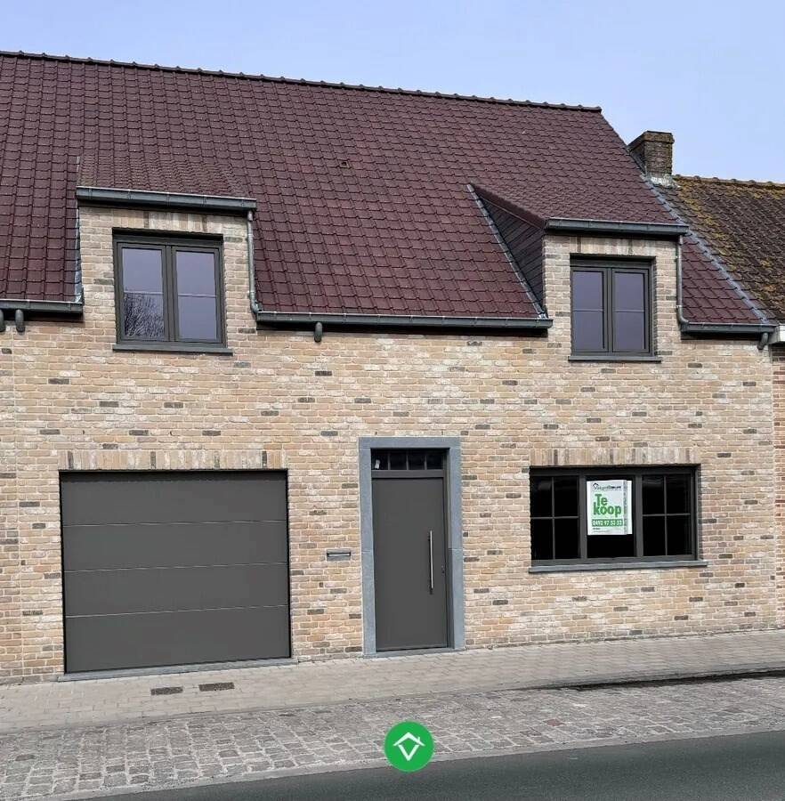 Huis te koop in Veurne 8630 240000.00€ 3 slaapkamers 187.00m² - Zoekertje 374170