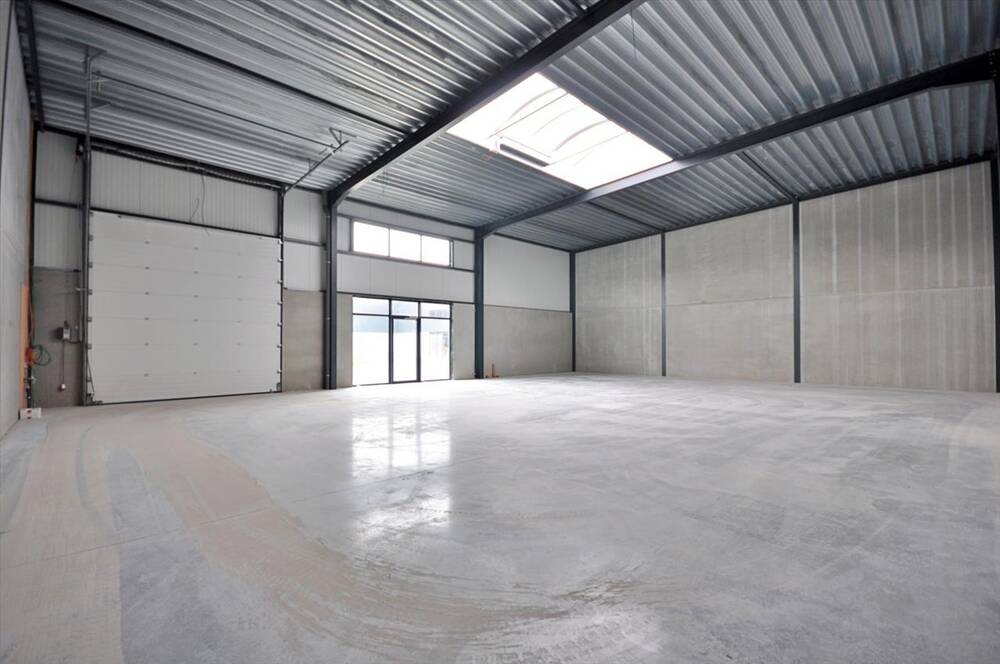 Handelszaak te koop in Zwevegem 8550 373870.00€ slaapkamers 285.00m² - Zoekertje 374305