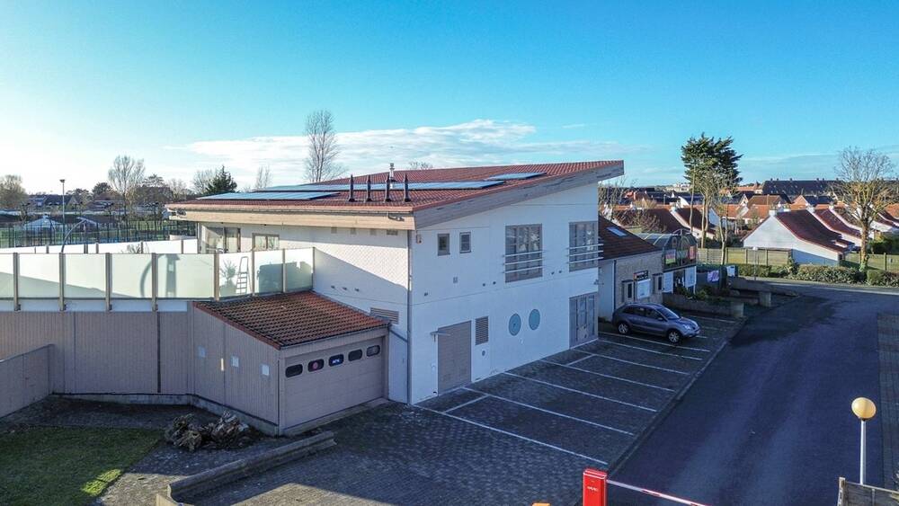 Handelszaak te koop in De Haan 8420 695000.00€ slaapkamers m² - Zoekertje 375352