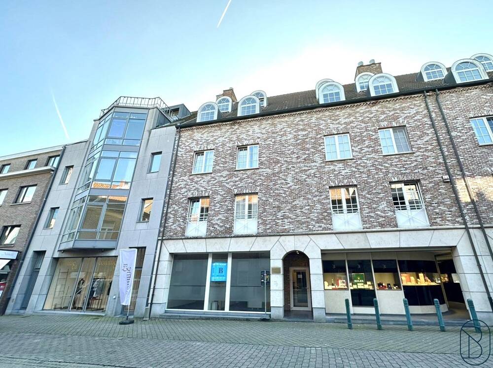 Handelszaak te  koop in Waregem 8790 385000.00€  slaapkamers 130.00m² - Zoekertje 374773