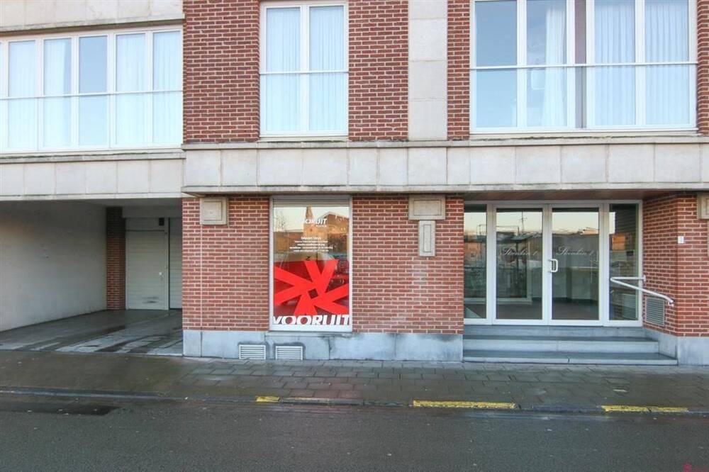 Handelszaak te  koop in Kortrijk 8500 130000.00€  slaapkamers 108.00m² - Zoekertje 375125