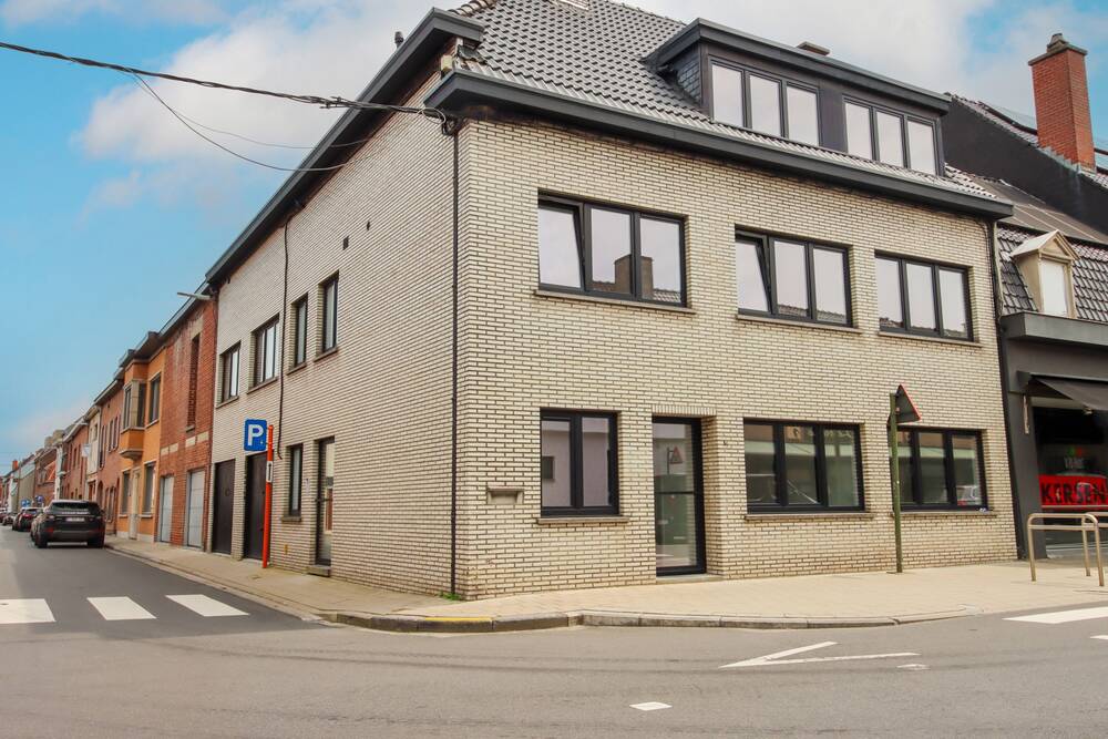 Appartementsgebouw te  koop in Wevelgem 8560 980000.00€ 6 slaapkamers 343.00m² - Zoekertje 376315