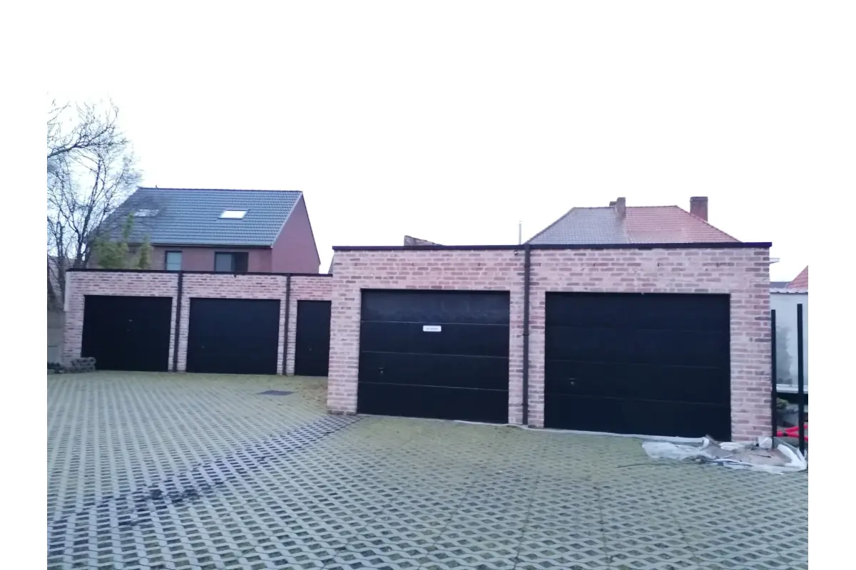 Parking & garage te  koop in Sint-Andries 8200 38500.00€  slaapkamers m² - Zoekertje 376005