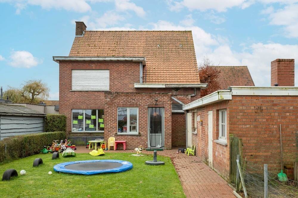 Huis te koop in Ruddervoorde 8020 339000.00€ 6 slaapkamers 178.00m² - Zoekertje 377906