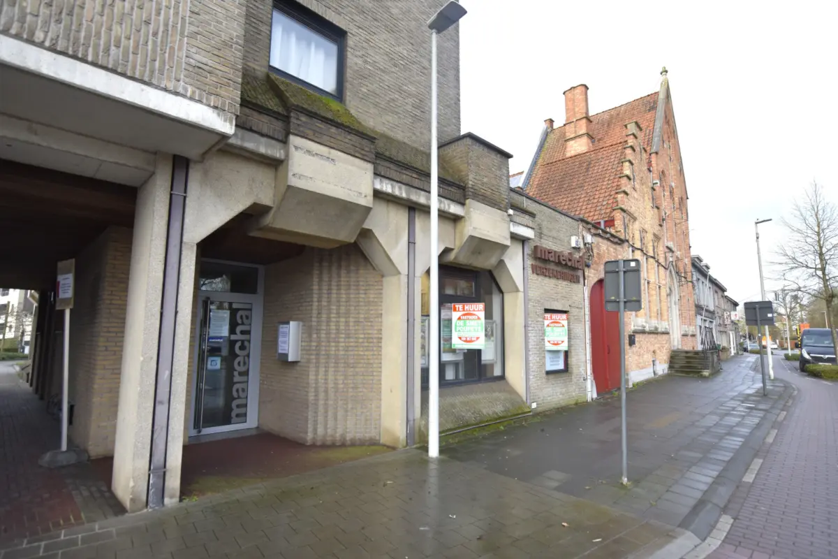 Handelszaak te  huur in Assebroek 8310 1350.00€ 0 slaapkamers m² - Zoekertje 378814